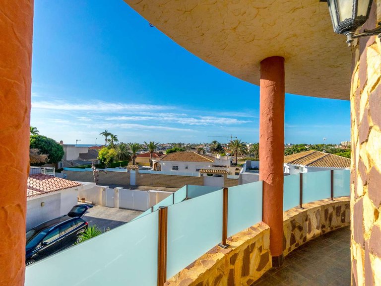 Villa for Sale in Orihuela, Alicante 30