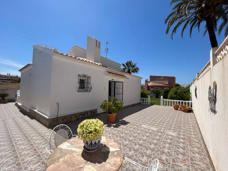 Villa for Sale in Orihuela, Alicante 1