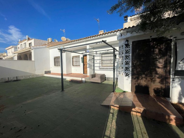 Commercial for Sale in Orihuela, Alicante 1