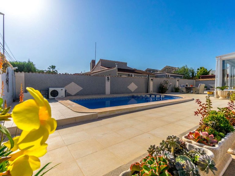 Villa for Sale in Orihuela, Alicante 31