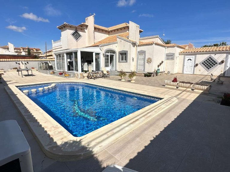 Villa for Sale in Orihuela, Alicante 2