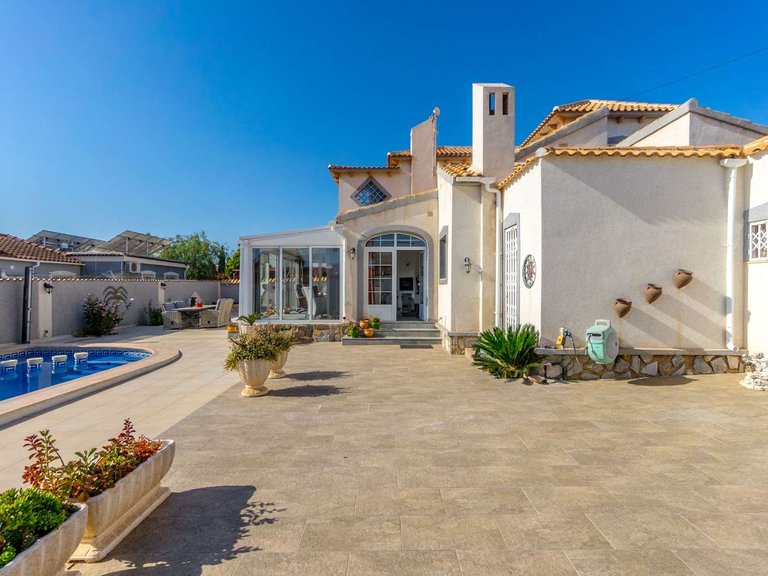 Villa for Sale in Orihuela, Alicante 28