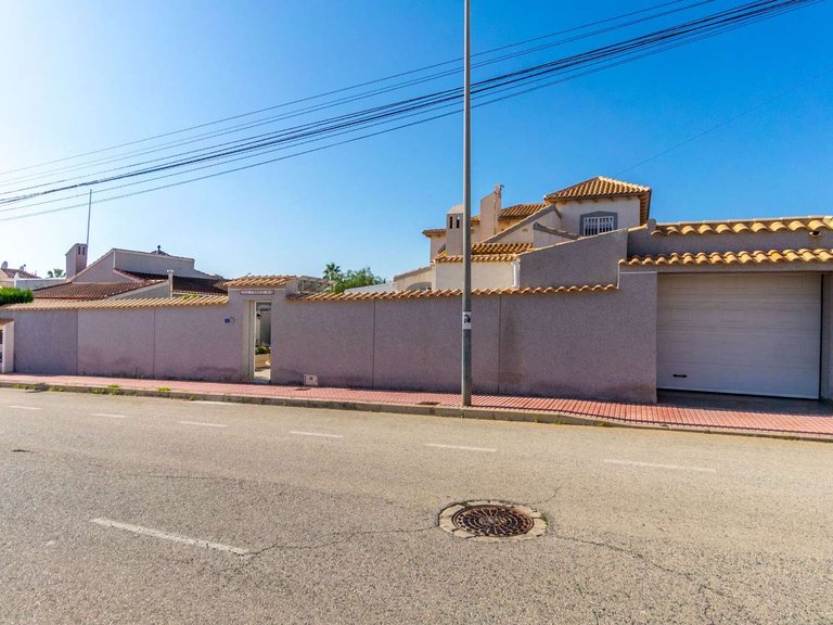 Villa for Sale in Orihuela, Alicante 43