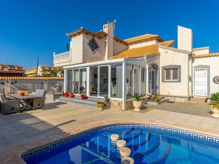 Villa for Sale in Orihuela, Alicante 1