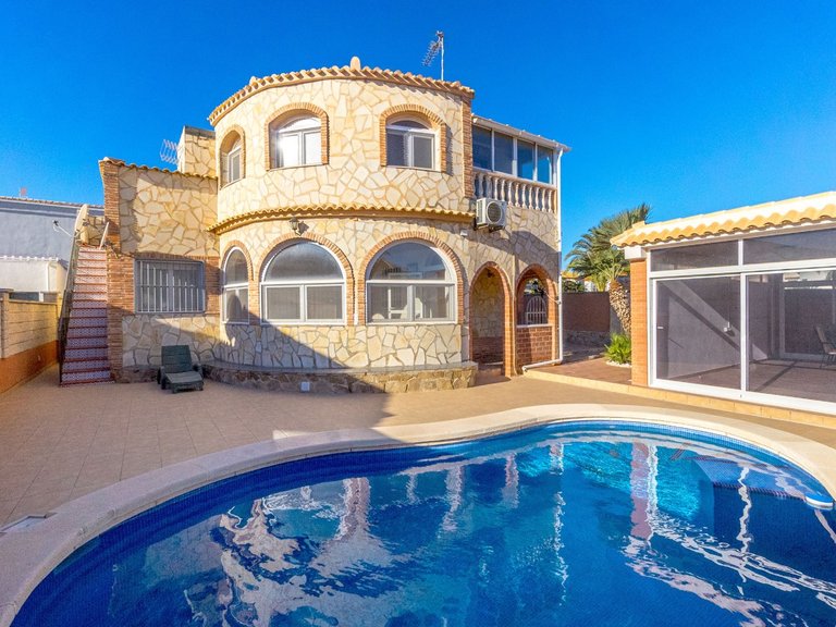 Villa for Sale in Orihuela, Alicante 2