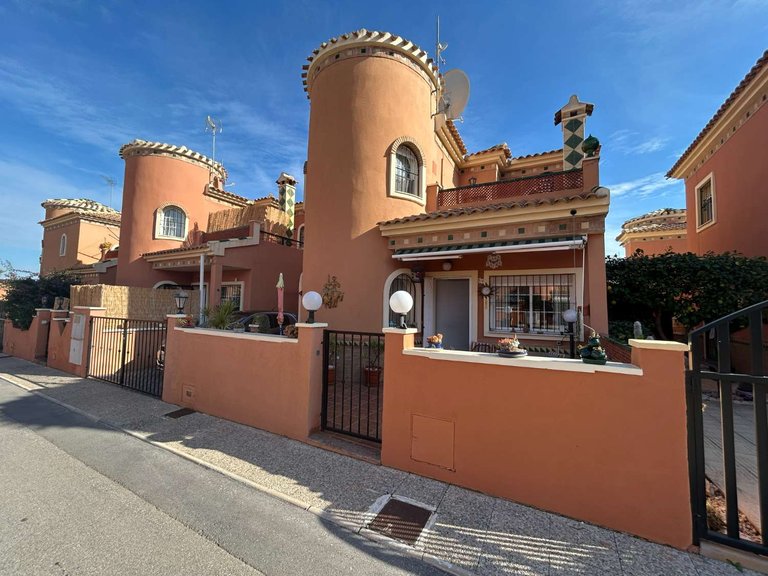 Villa for Sale in Orihuela, Alicante 3