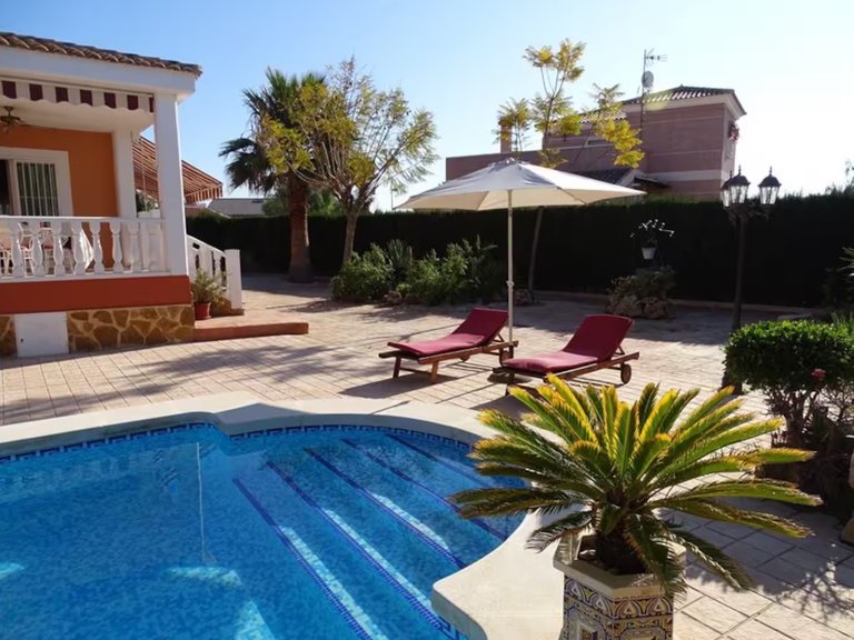 Villa for Sale in Mutxamel, Alicante 1
