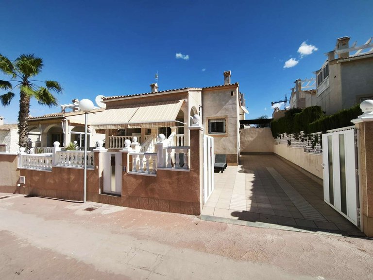 Villa for Sale in Orihuela, Alicante 18