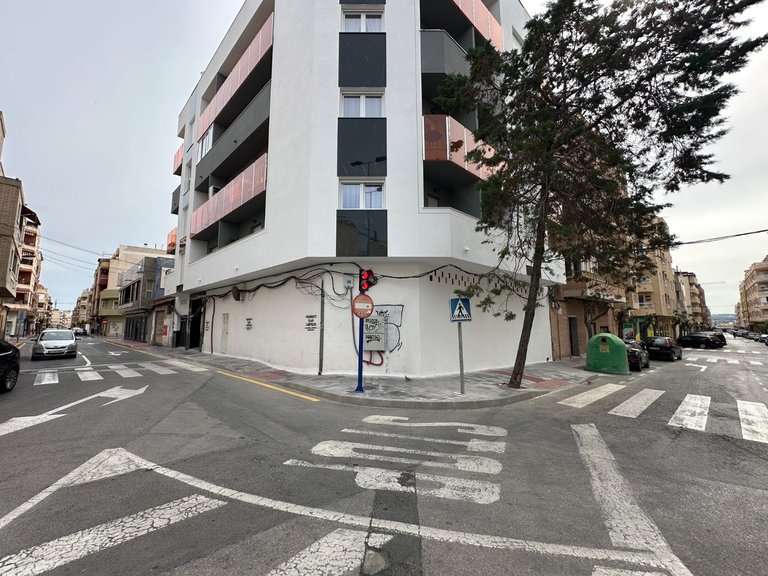 Commercial for Sale in Torrevieja, Alicante 1