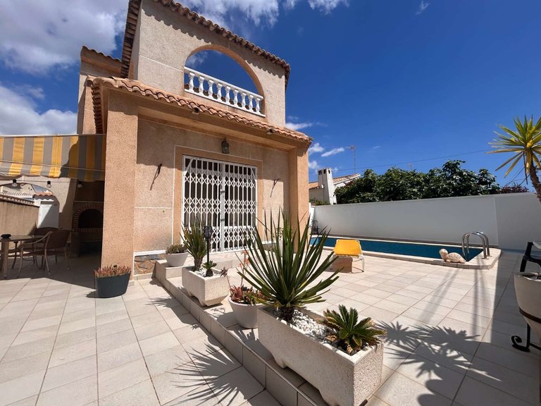 Villa for Sale in Orihuela, Alicante 1