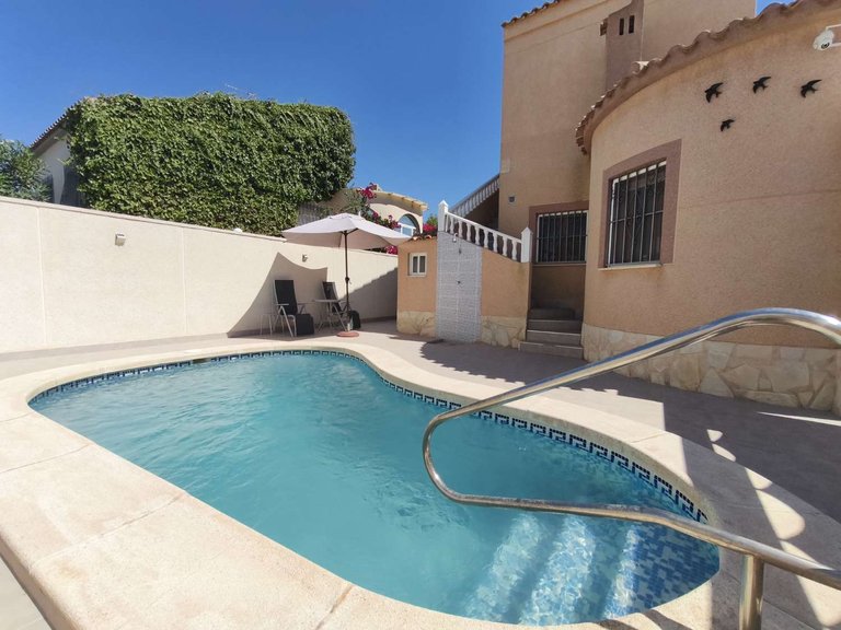 Villa for Sale in Orihuela, Alicante 2