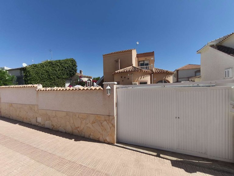 Villa for Sale in Orihuela, Alicante 1