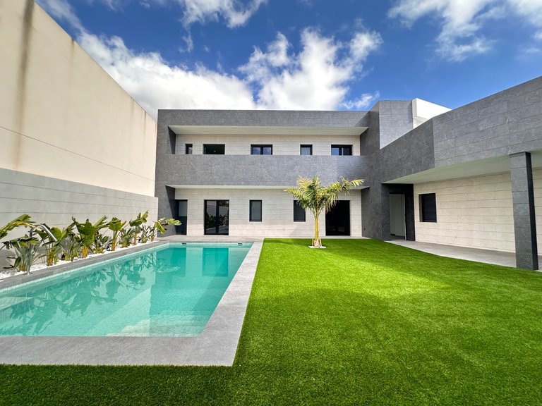 Villa for Sale in San Pedro Del Pinatar, Murcia 1