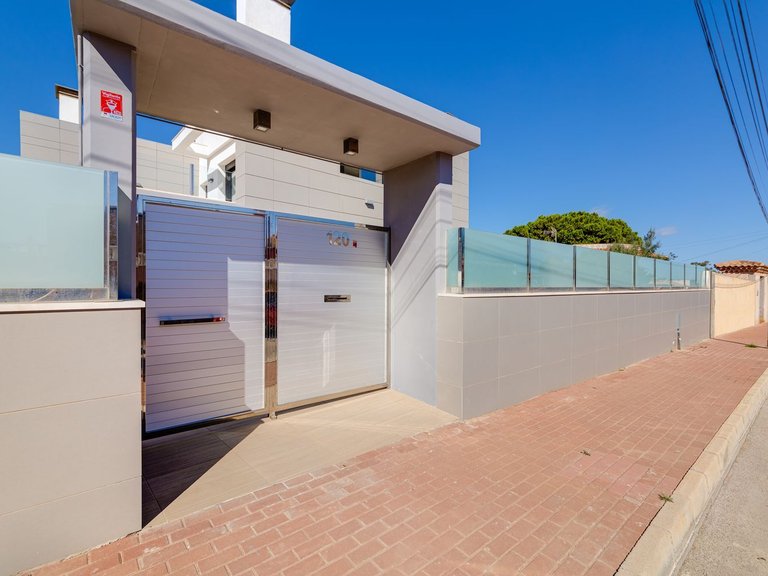 Villa for Sale in Torrevieja, Alicante 38