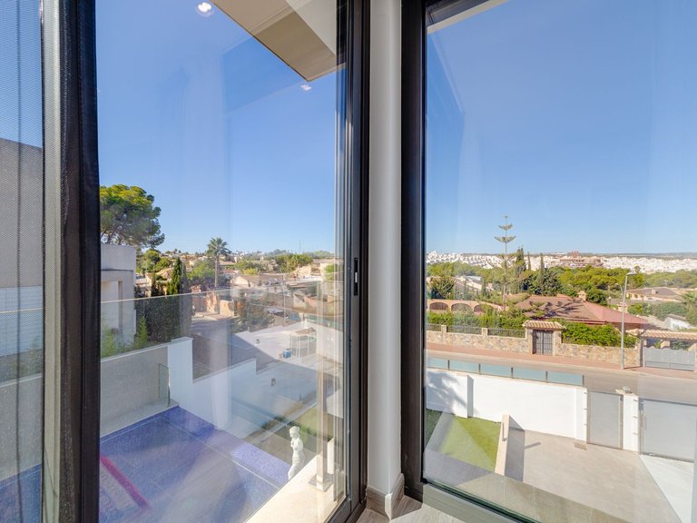 Villa for Sale in Torrevieja, Alicante 33