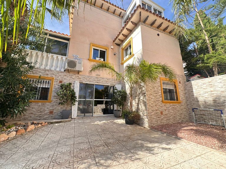 Villa for Sale in Orihuela, Alicante 3