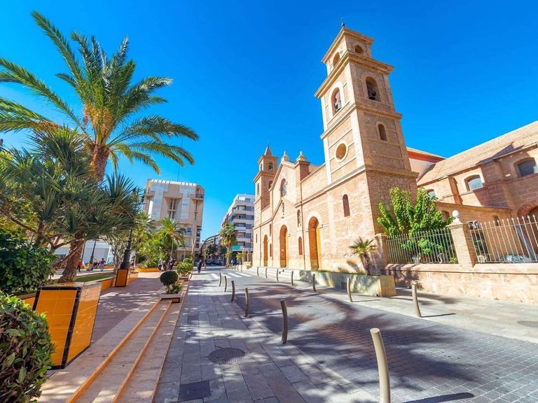 Apartment for Sale in Torrevieja, Alicante 43