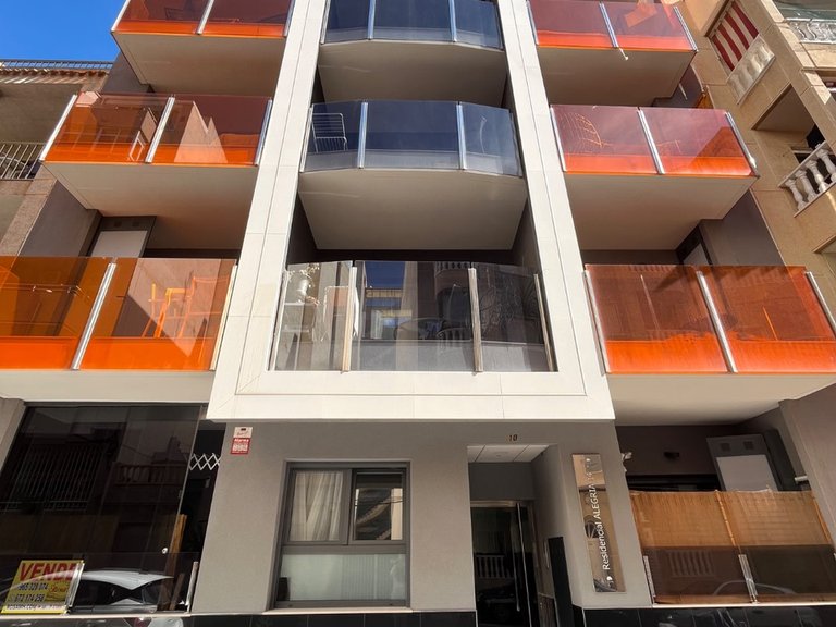 Apartment for Sale in Torrevieja, Alicante 38