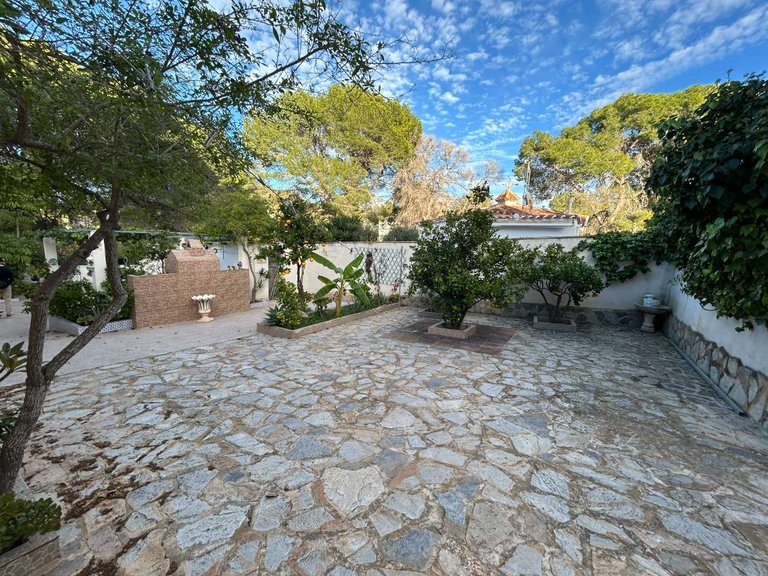 Villa for Sale in Torrevieja, Alicante 44