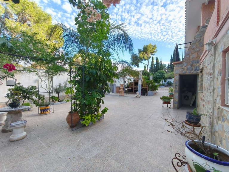 Villa for Sale in Torrevieja, Alicante 35