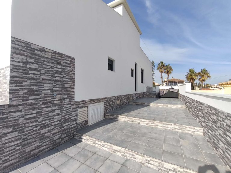 Villa for Sale in Torrevieja, Alicante 7