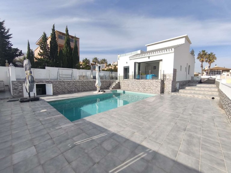Villa for Sale in Torrevieja, Alicante 25