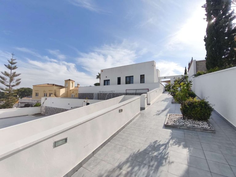 Villa for Sale in Torrevieja, Alicante 1