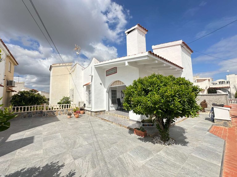 Villa for Sale in Orihuela, Alicante 2