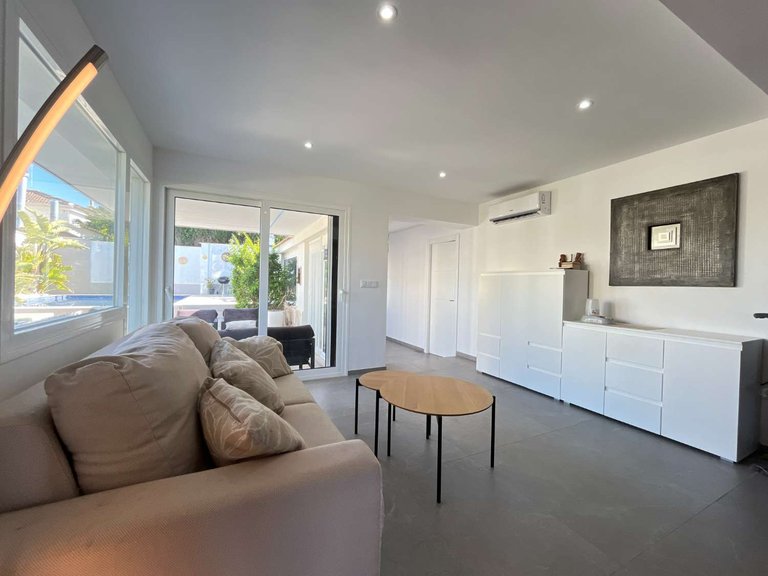 Villa for Sale in Torrevieja, Alicante 12
