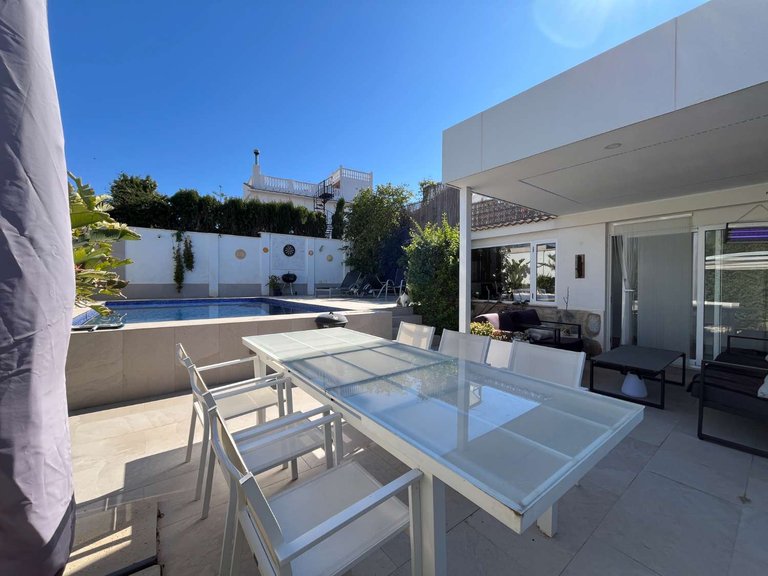 Villa for Sale in Torrevieja, Alicante 1