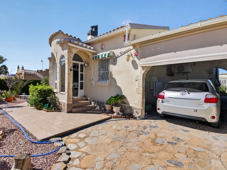 Villa for Sale in Orihuela, Alicante 4