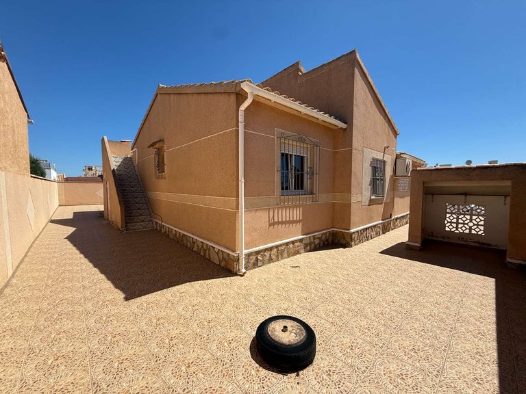 Villa for Sale in Orihuela, Alicante 12