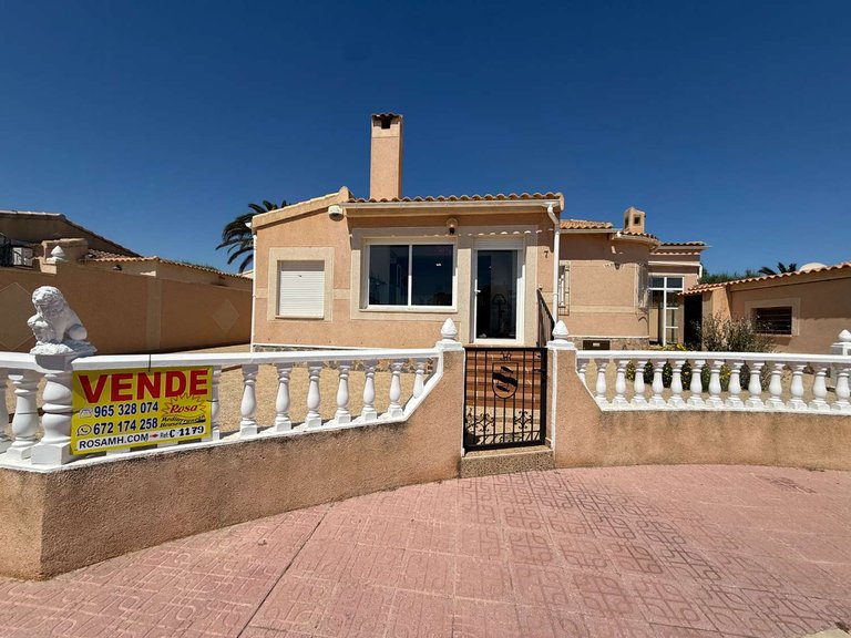 Villa for Sale in Orihuela, Alicante 2