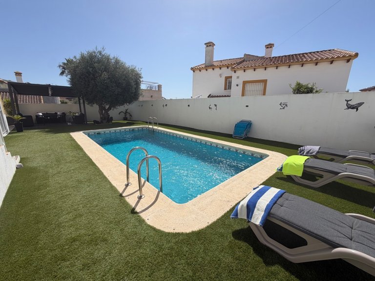 Villa for Sale in San Miguel De Salinas, Alicante 34
