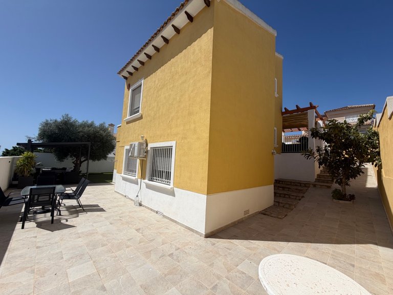 Villa for Sale in San Miguel De Salinas, Alicante 11