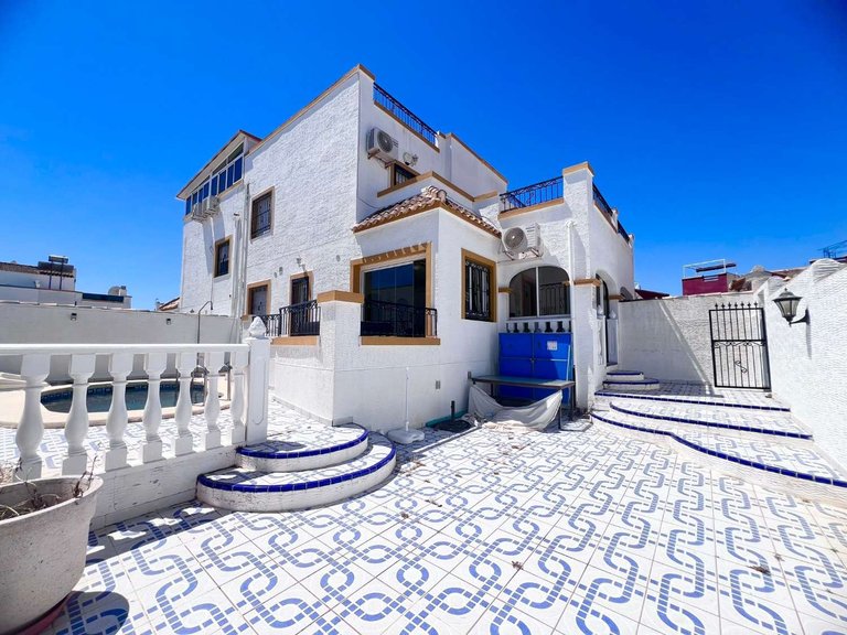 Town House for Sale in Orihuela, Alicante 1