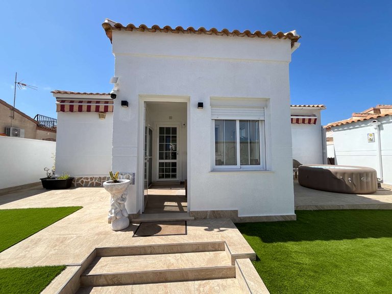 Villa for Sale in Orihuela, Alicante 3