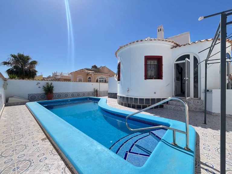 Villa for Sale in Orihuela, Alicante 1
