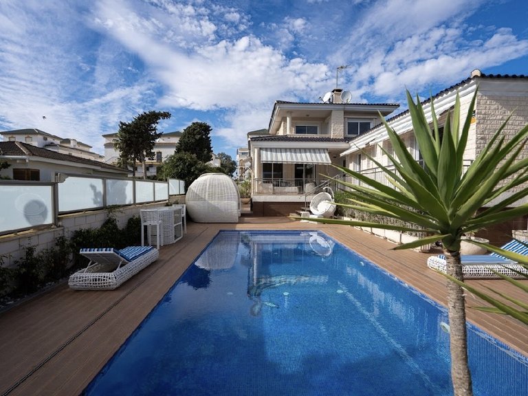 Villa for Sale in Torrevieja, Alicante 4