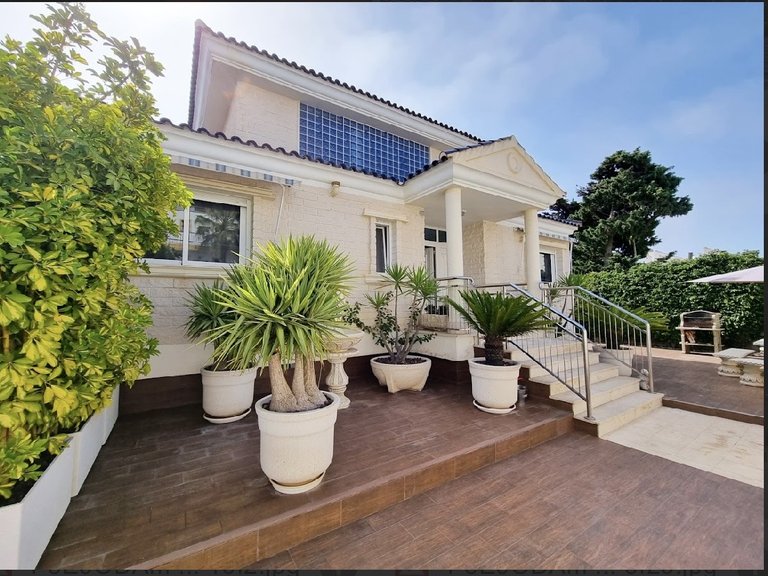 Villa for Sale in Torrevieja, Alicante 2