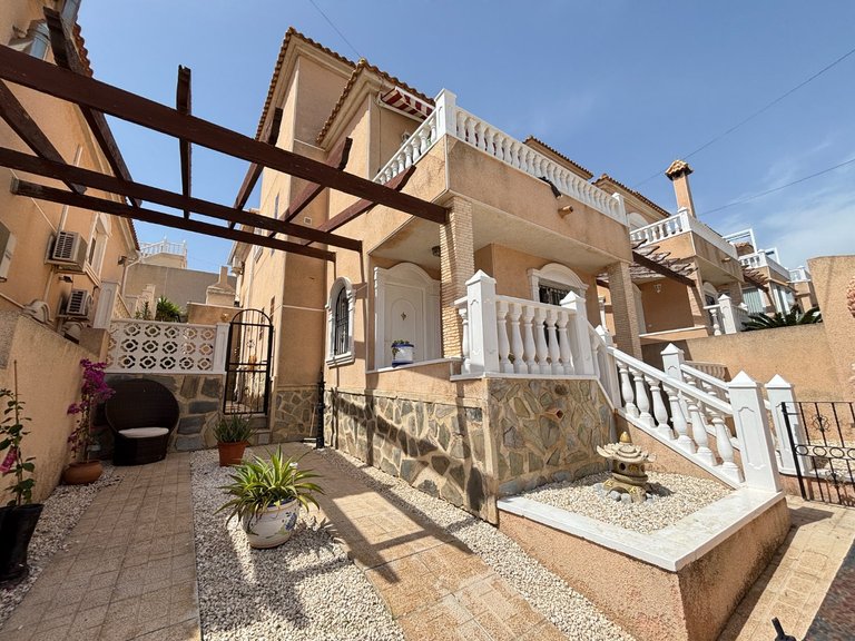 Town House for Sale in Orihuela, Alicante 1