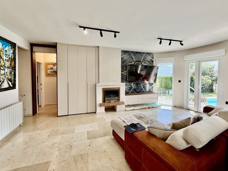 Villa for Sale in Costa Blanca Orihuela Costa, Alicante 2