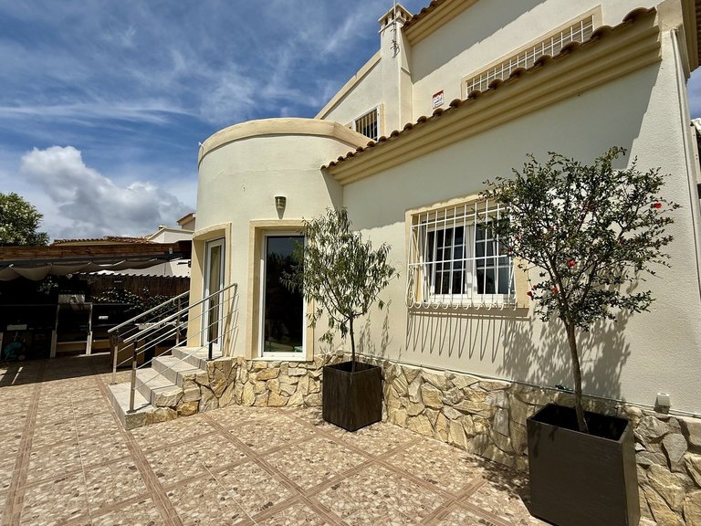 Villa for Sale in Costa Blanca Orihuela Costa, Alicante 6