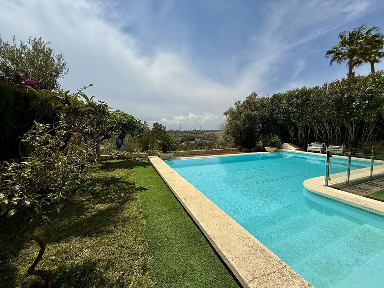 Villa for Sale in Costa Blanca Orihuela Costa, Alicante 43