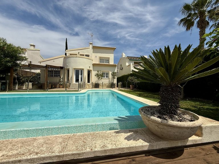 Villa for Sale in Costa Blanca Orihuela Costa, Alicante 50