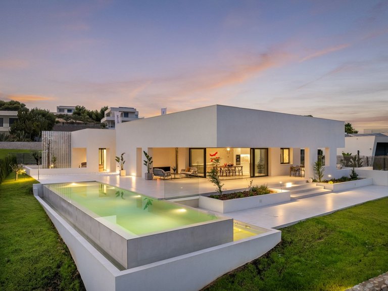 Villa for Sale in Costa Blanca Orihuela Costa, Alicante 1