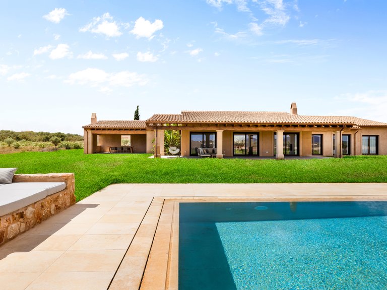 Country House for Sale in Santanyí, Balearic Islands 2