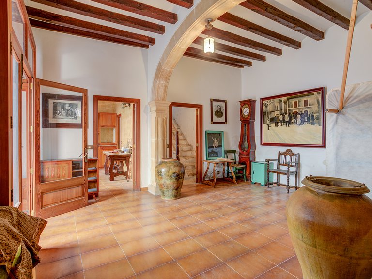 Town House for Sale in Pollensa, Balearic Islands 2