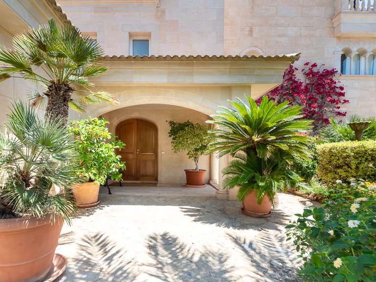 Villa for Sale in Cala Vinyas, Balearic Islands 11