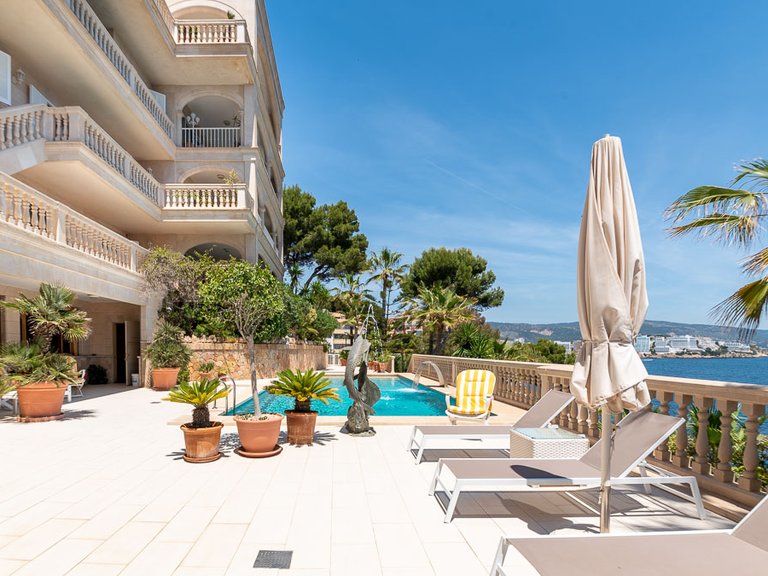 Villa for Sale in Cala Vinyas, Balearic Islands 1